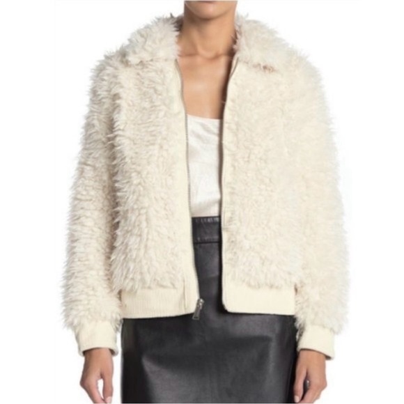 BCBGeneration Jackets & Blazers - BCBGeneration Zip Front Fuzzy Faux Fur Jacket in Cream Size Medium Fully Lined